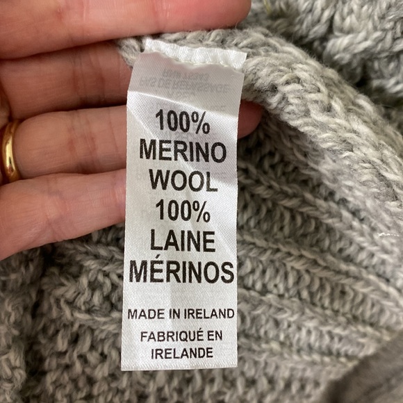 Aran Mor authentic Irish Cable Knit sweater size small - Picture 3 of 4